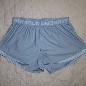 Under Armour Women’s Grey Atheletic Shorts Large